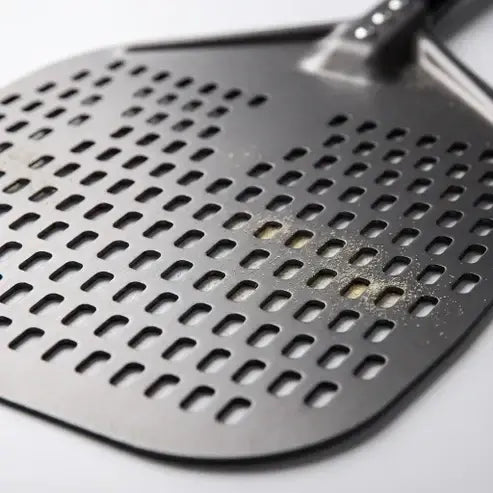 Longue Pelle à Pizza Perforée | Manche Noir