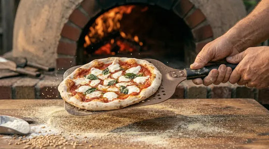 La technique du "shaking" : faire vibrer la pelle avant d'enfourner