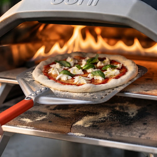 Pelle à Pizza Perforée 30-35 cm | Bord Biseauté | Rouge