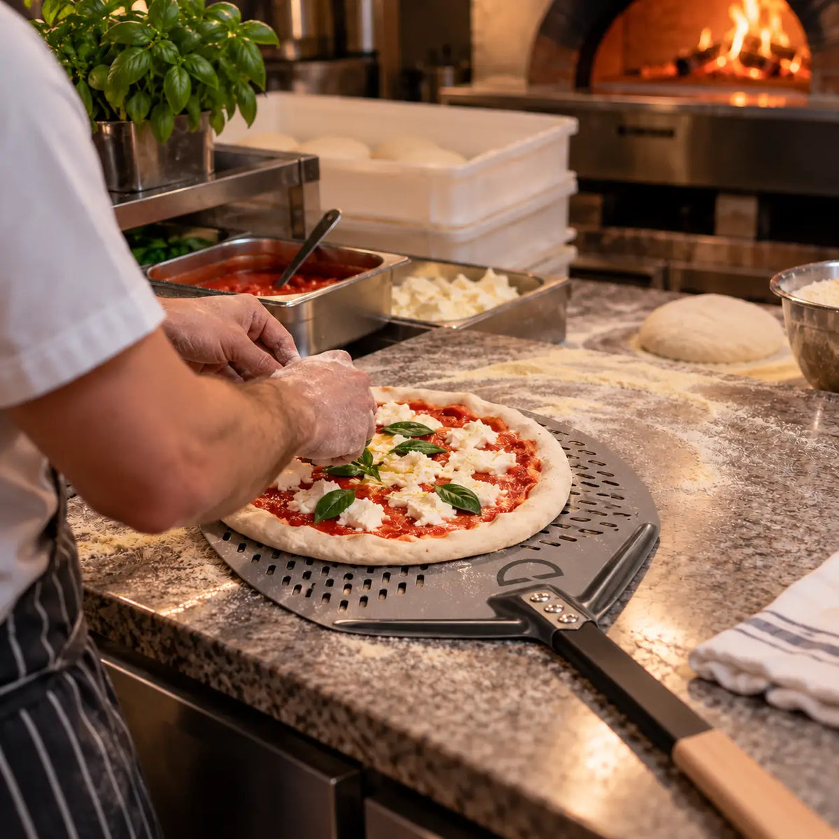 Pelle à Pizza Perforée 30 cm | Ronde