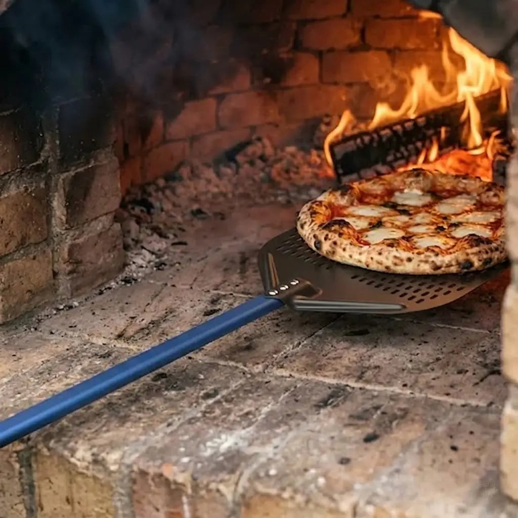 Longue Pelle à Pizza Perforée | Aluminium Anodisé Dur | Manche Bleu