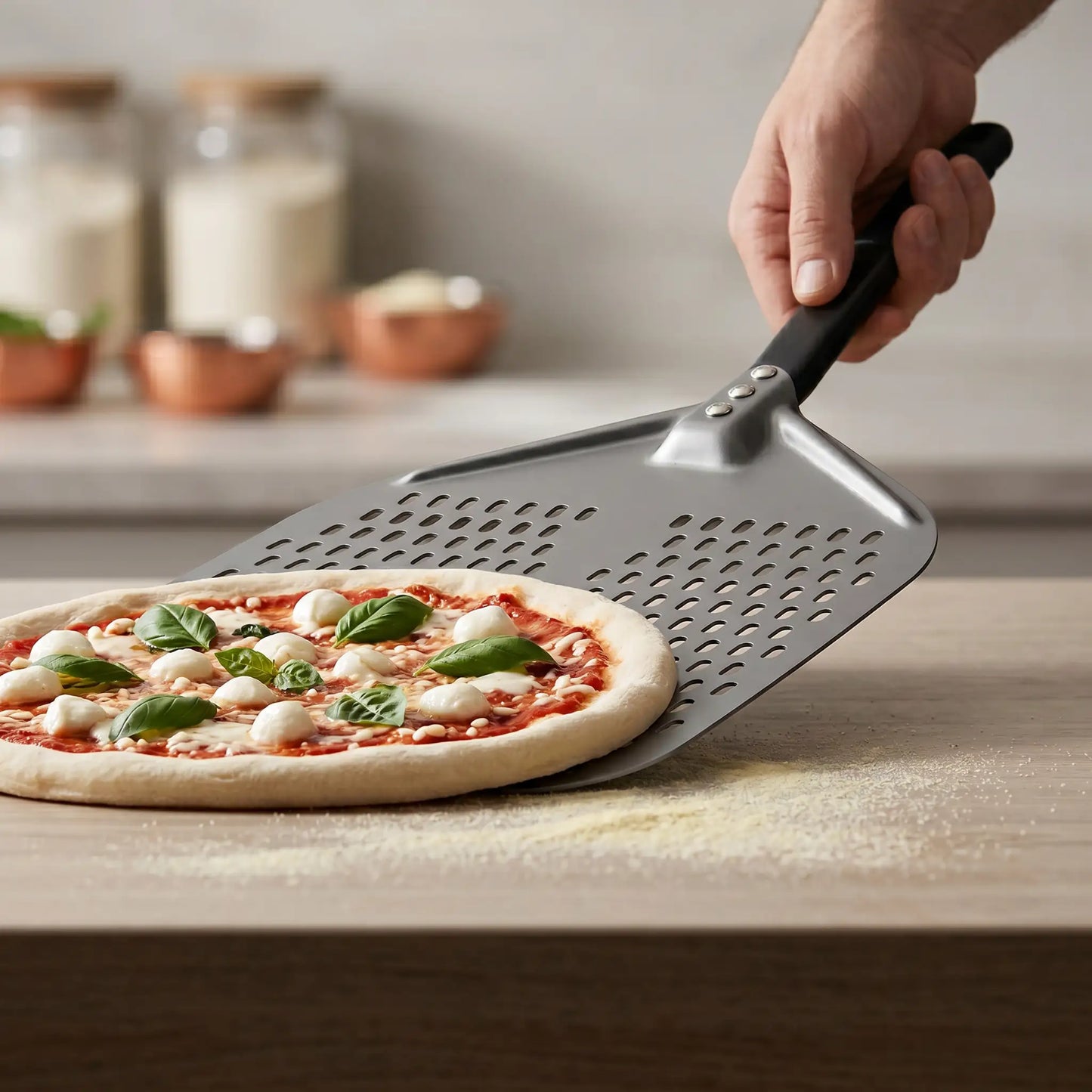 Pelle à Pizza Perforée 30-35 cm | Poignée Antidérapante