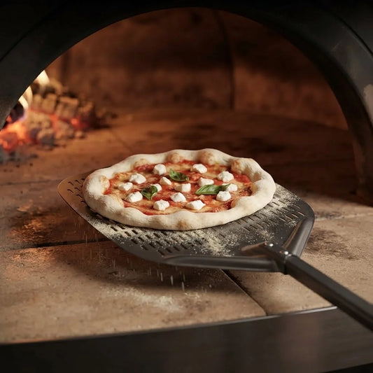 Longue Pelle à Pizza Perforée 30–35 cm | Manche Noir