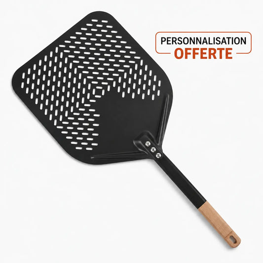 Pelle à pizza noire perforée avec manche en hêtre pour une prise en main confortable