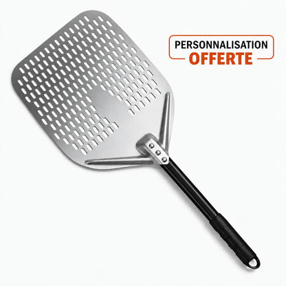 Pelle à pizza perforée avec manche noir et manche antiadhérent pour faciliter la manipulation