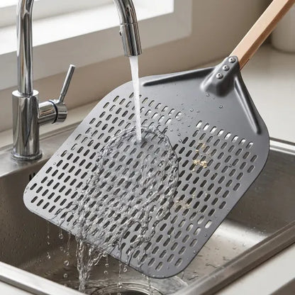 Pelle à Pizza Perforée 30–35 cm | Manche Bois